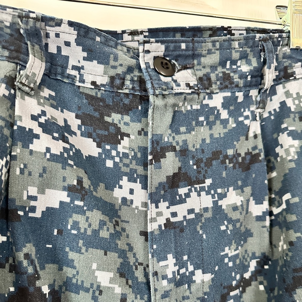Blue camo print pants - Picture 3 of 6